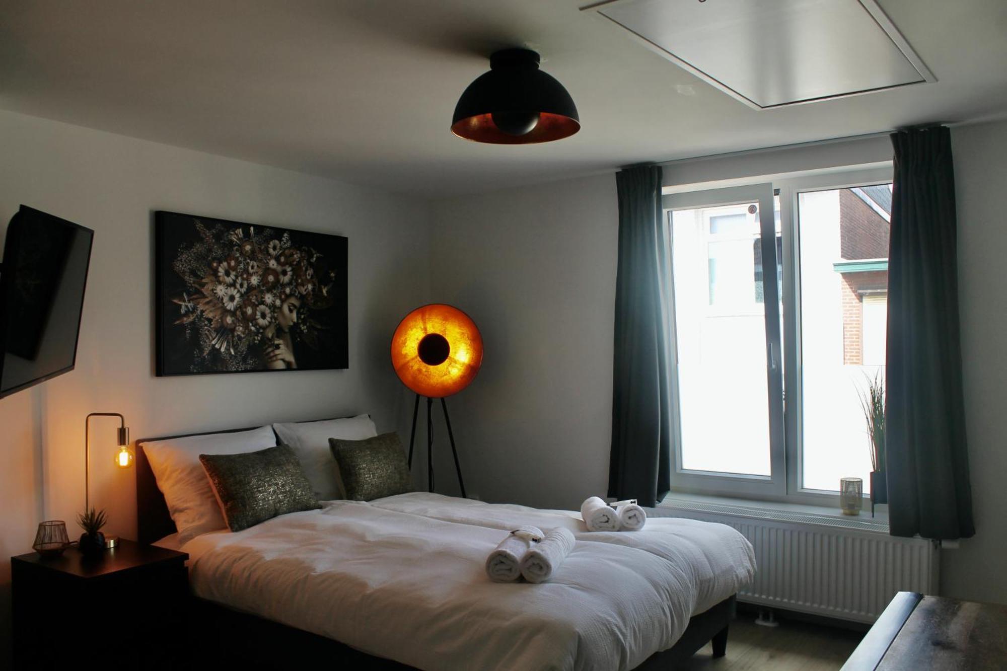 B&K Urban City Suites Тилбург Екстериор снимка