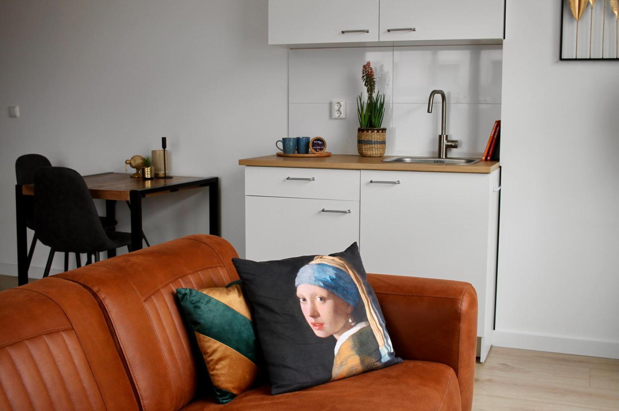 B&K Urban City Suites Тилбург Екстериор снимка