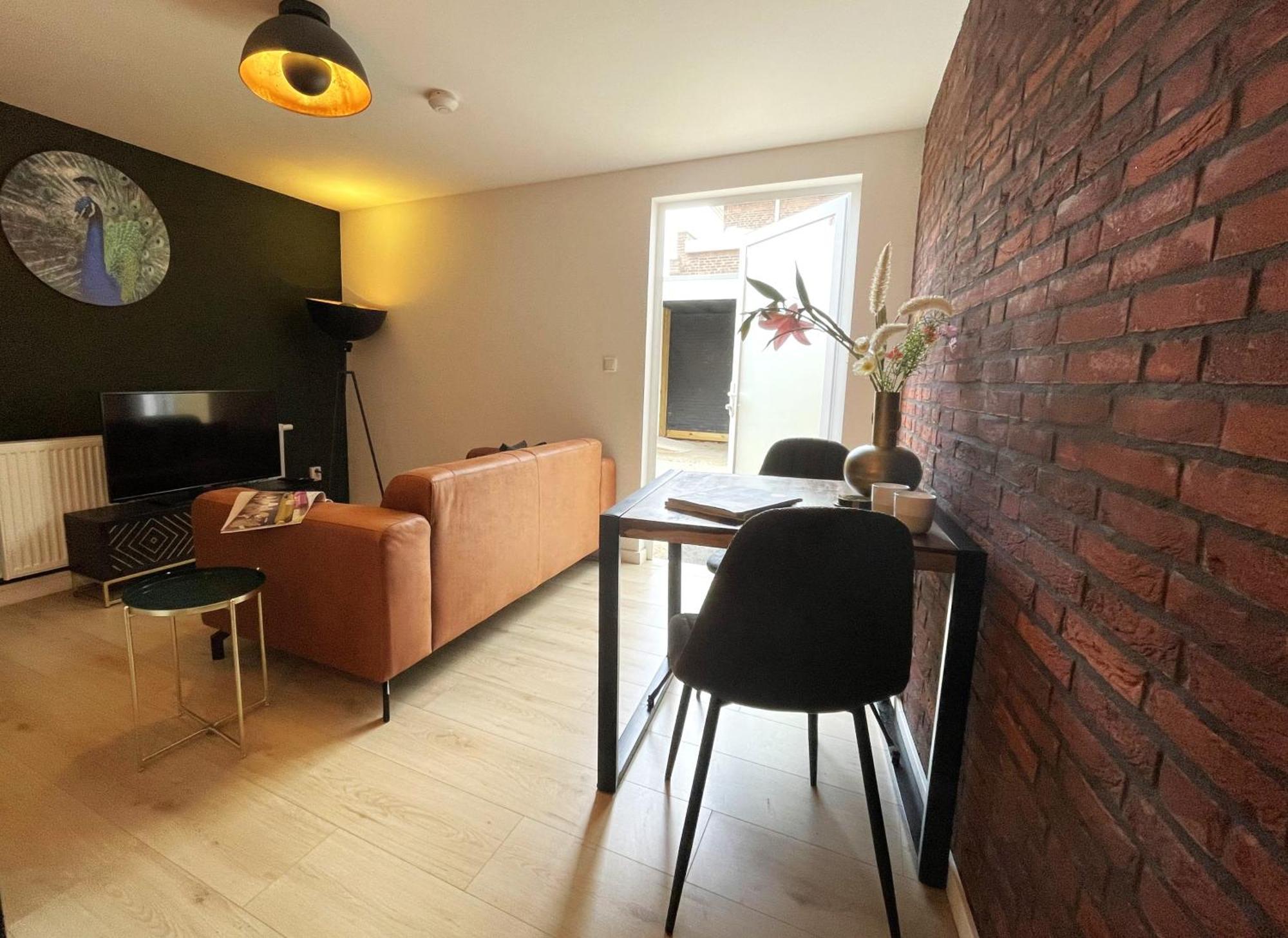 B&K Urban City Suites Тилбург Екстериор снимка