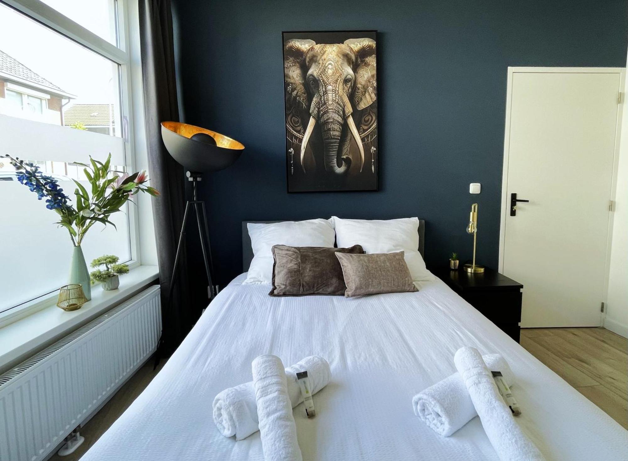 B&K Urban City Suites Тилбург Екстериор снимка