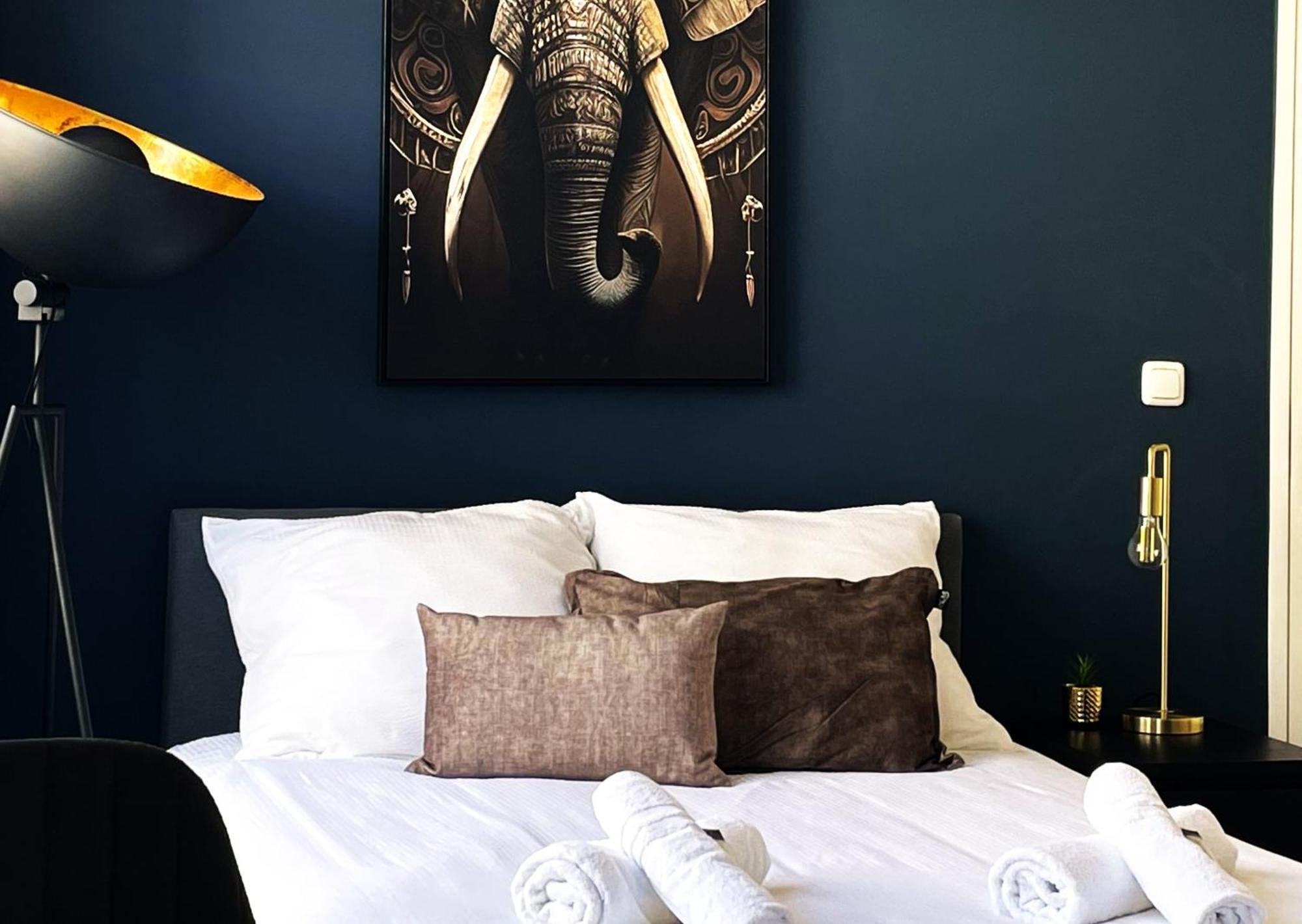 B&K Urban City Suites Тилбург Екстериор снимка