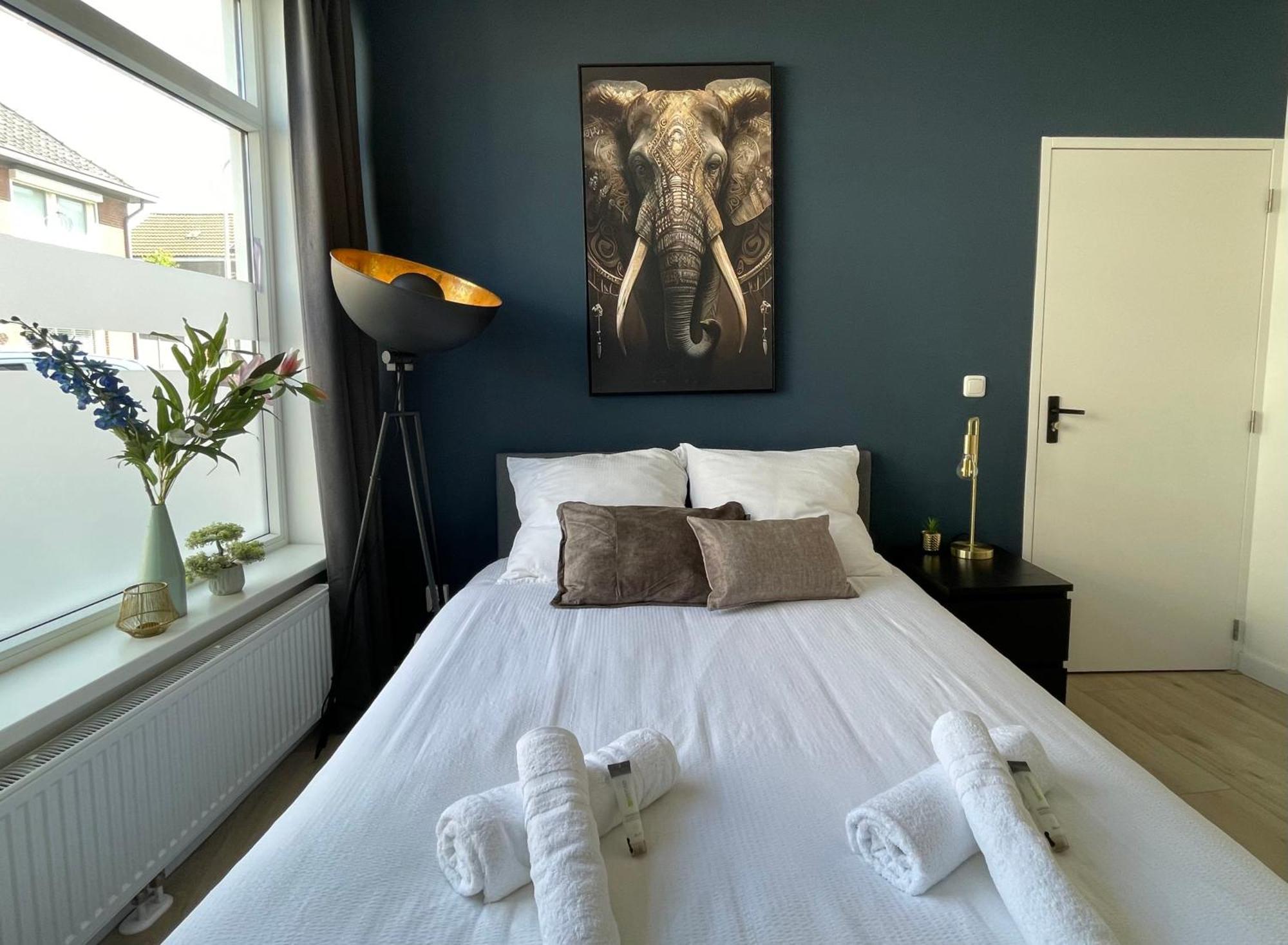 B&K Urban City Suites Тилбург Екстериор снимка
