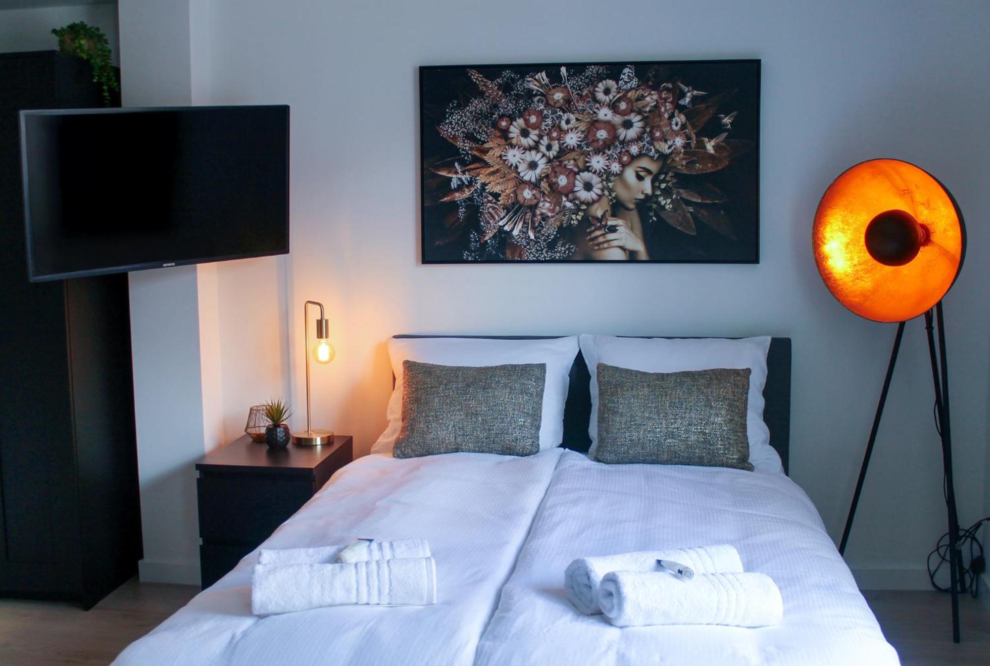 B&K Urban City Suites Тилбург Екстериор снимка