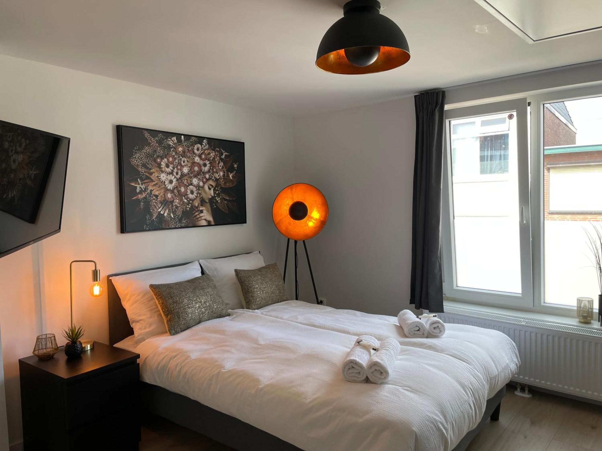 B&K Urban City Suites Тилбург Екстериор снимка