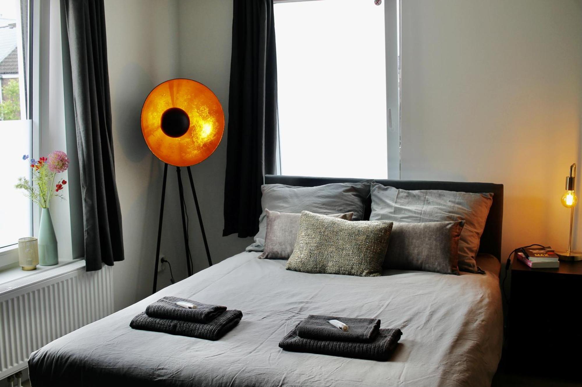 B&K Urban City Suites Тилбург Екстериор снимка