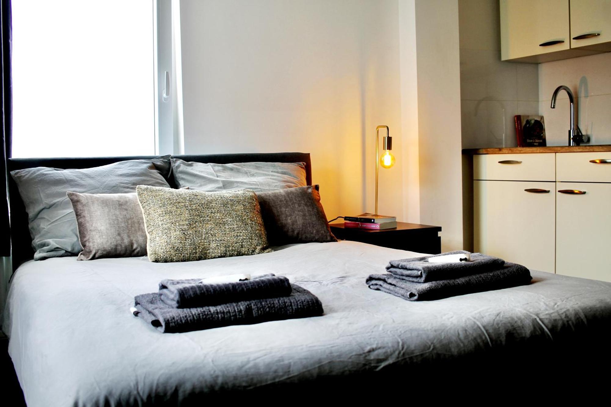 B&K Urban City Suites Тилбург Екстериор снимка